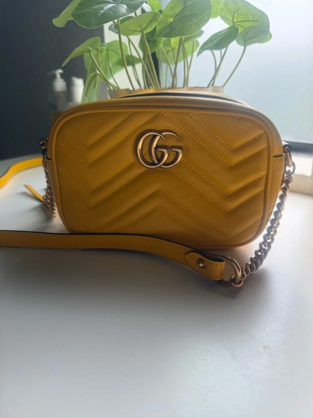 Gucci Marmont Small Camera Bag – Yellow Matelassé Leather Crossbody - Picture 2 of 11